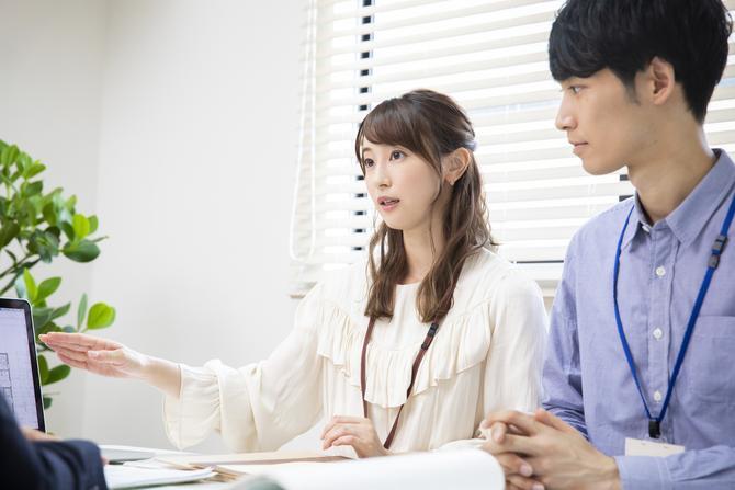 インハウスデザイナーの仕事内容とリアルなメリット・年収を徹底解説！インテリアデザイナーが社内で大活躍！